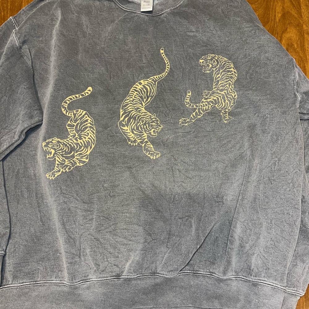 Urban crewneck